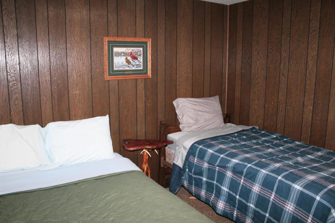 Crazy Loon Lodge Saint Germain Luaran gambar